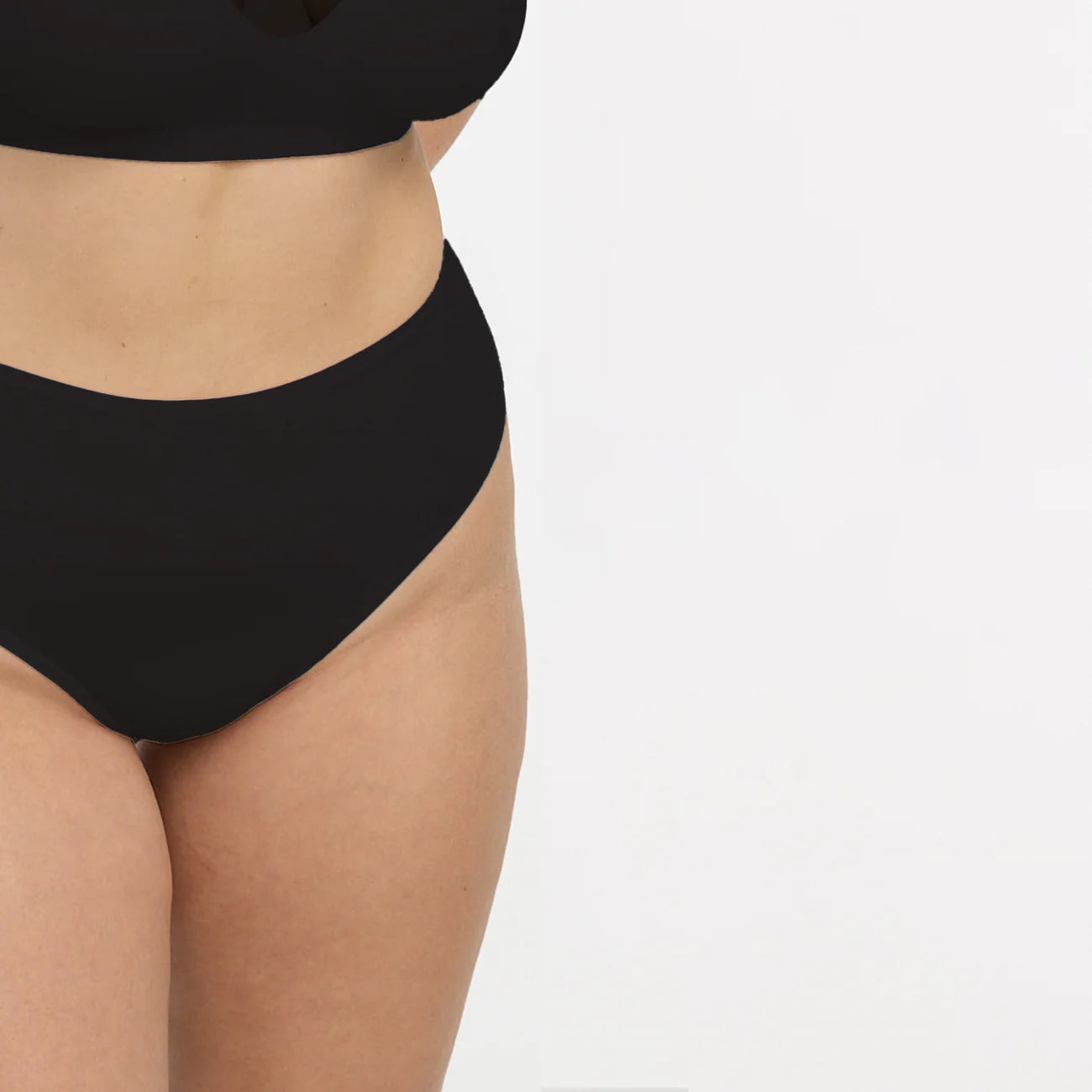 💎 High-Waist Shaping Briefs – Seamless Support for Every Curve