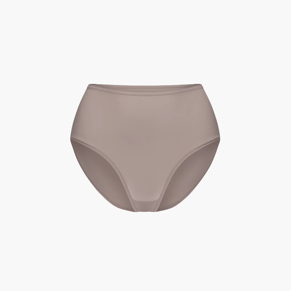 💎 High-Waist Shaping Briefs – Seamless Support for Every Curve